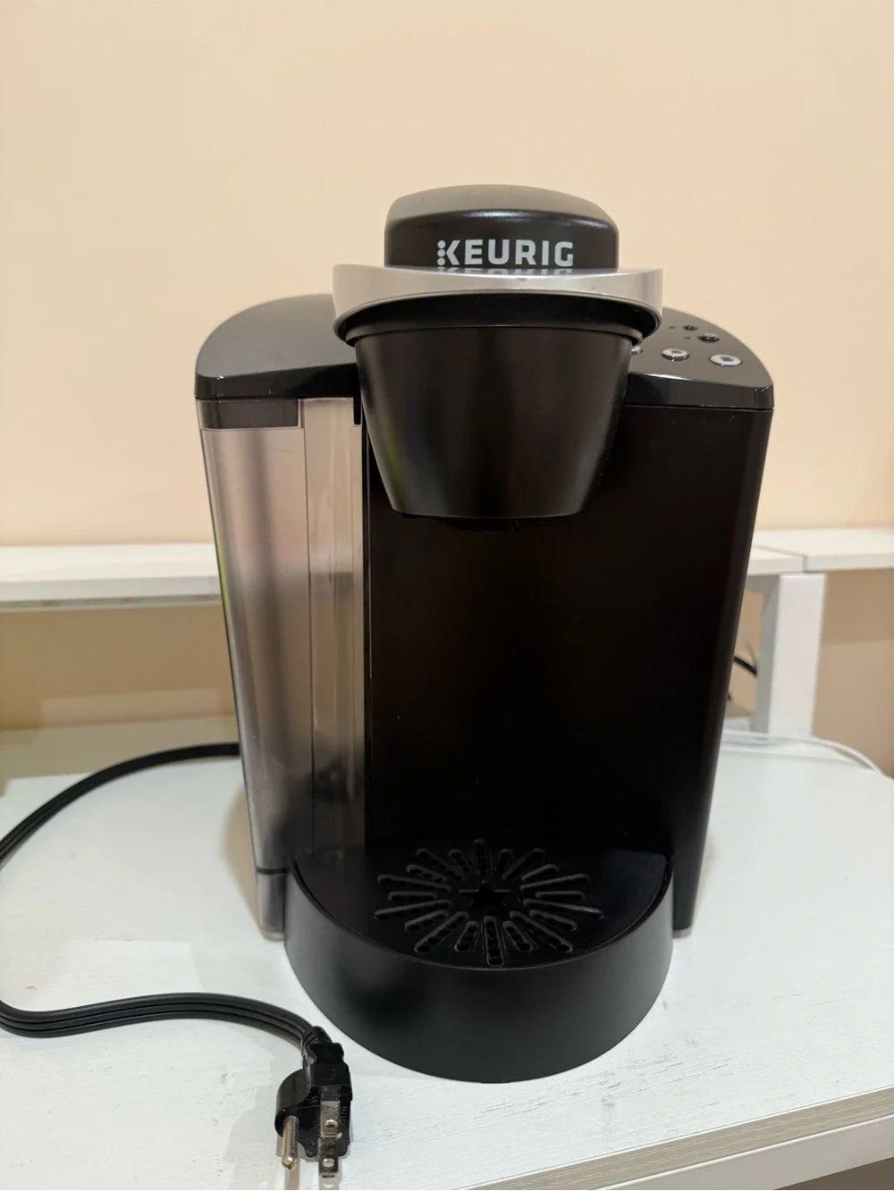 Keurig Black Single-Serve Coffee Brewer with Transparent Reservoir